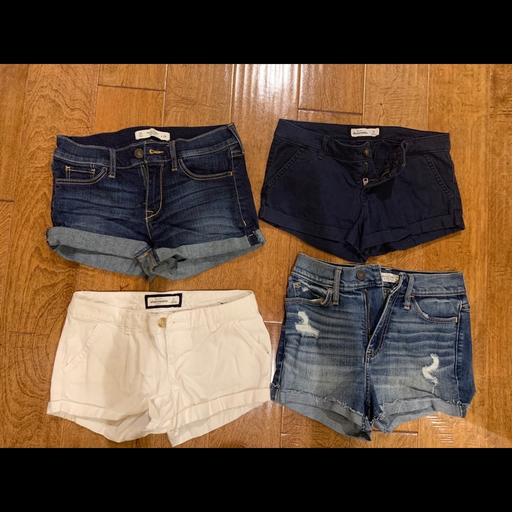 4 pairs of Abercrombie & Fitch shorts